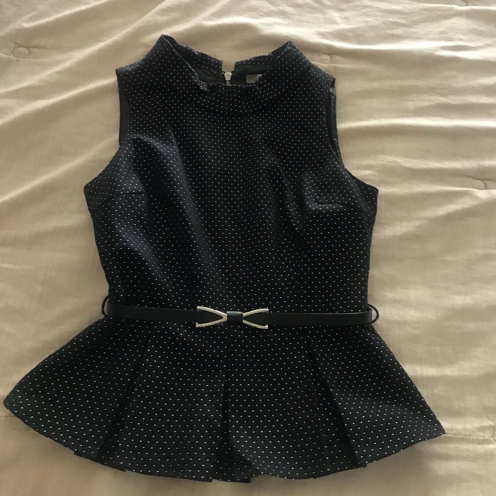 Sleeveless blouse